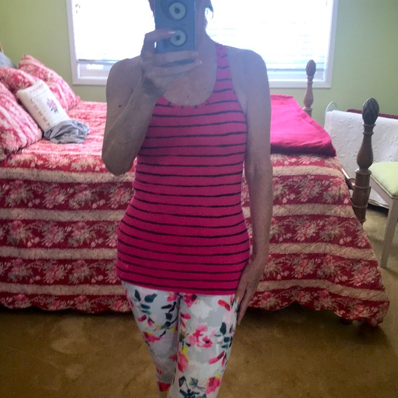 NIKE DRI FIT WORKOUT TOP SIZE M VGC! - Picture 10 of 11